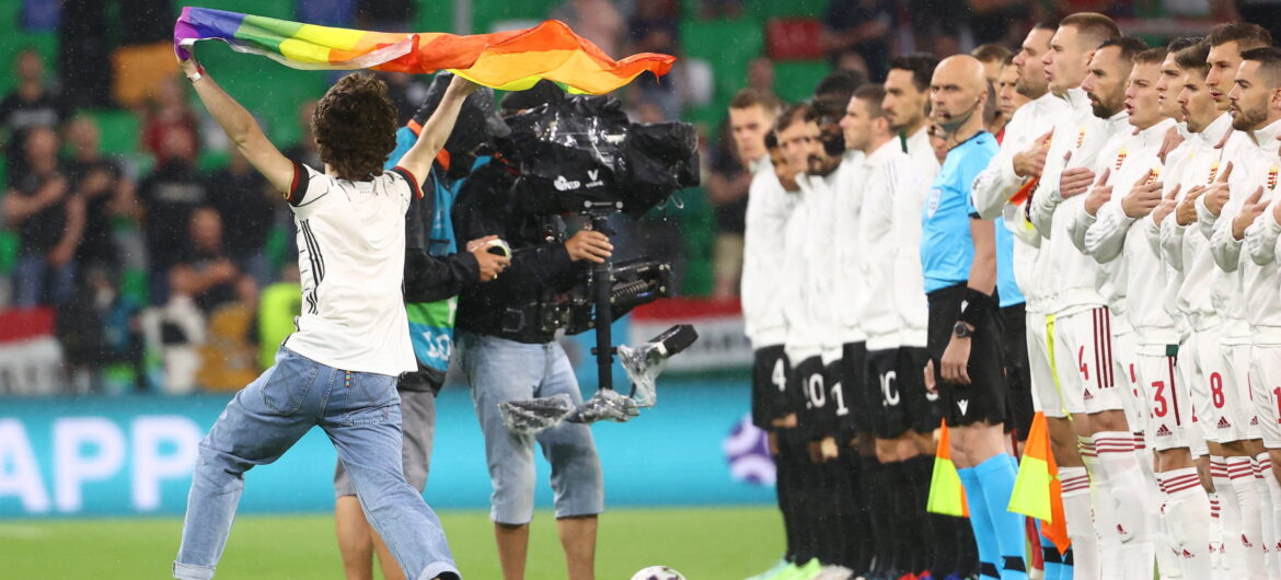 Są równi i równiejsi. UEFA karze Węgrów za zachowanie kibiców meczami przy pustych trybunach. Tymczasem Niemcy i Anglicy…