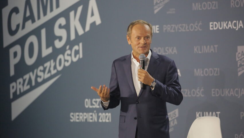 Tusk grozi PiS-owi: “Zadarliście z moją teściową. Samobójcy”