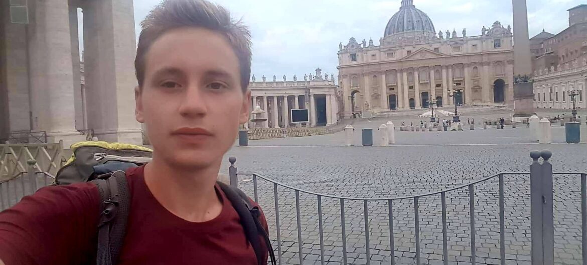 Przepiękna historia 19-letniego pielgrzyma, który pieszo szedł z Częstochowy do Rzymu w intencji Kościoła
