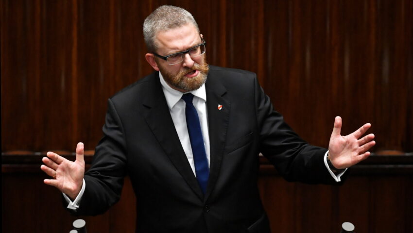 Internauci wspomogli Brauna finansowo. Polityk zamierza przeznaczyć zebrane pieniądze na realizację… “NORYMBERGI 2.0”