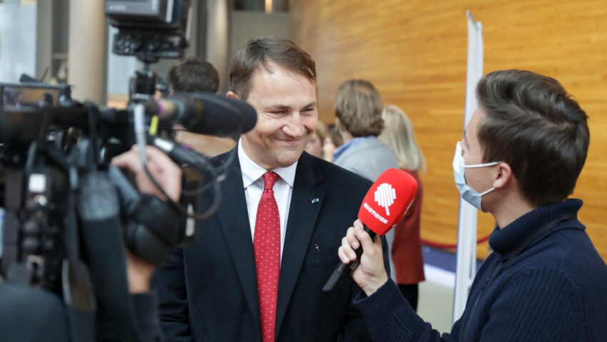 Ale kpiarz. Sikorski nazywa Tuska najwyższym rangą Polakiem w Europie w tysiącletniej historii