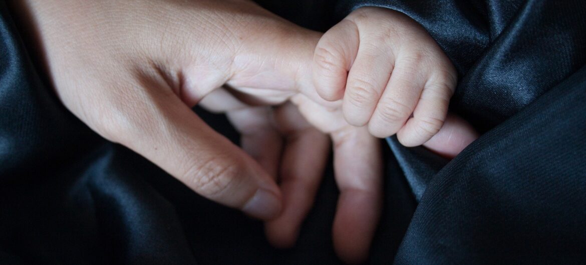 Pomóżmy w dramatycznej walce z chorobą! Mama ma raka, synek SMA