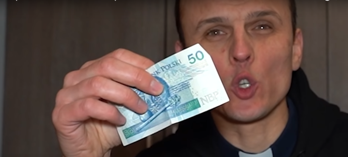 Ksiądz ujawnia, ile zarabia na “kolędzie”. Będziecie zaskoczeni