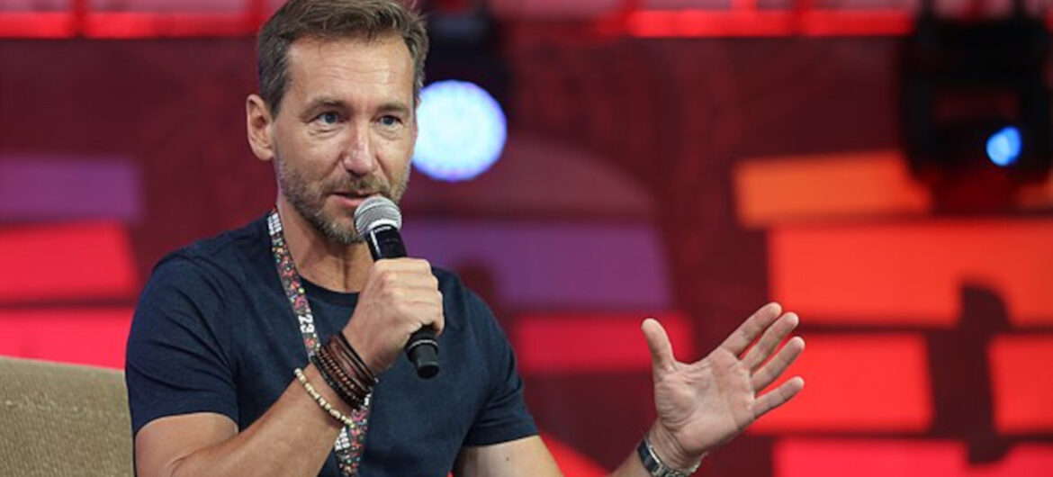 Piotr Kraśko znowu za kierownicą. Jechał autem wartym ćwierć miliona złotych
