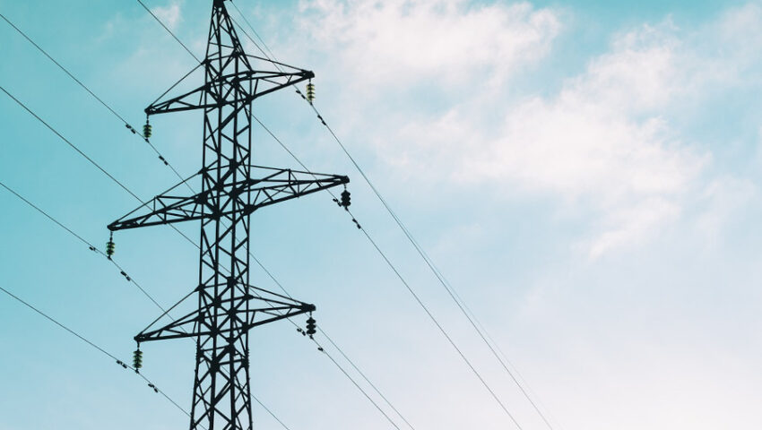 Ministerstwo wyjaśnia przyczynę cen energii. „60 proc. kosztów wytworzenia energii elektrycznej to opłata za emisję CO2”