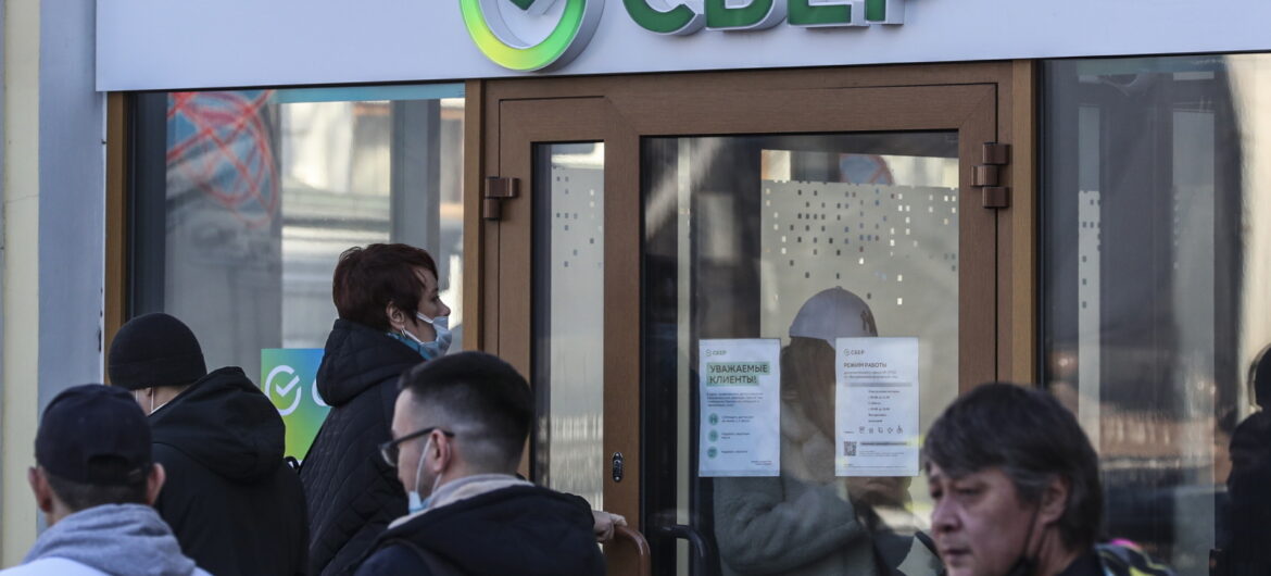 Mastercard i Visa blokują płatności w Rosji
