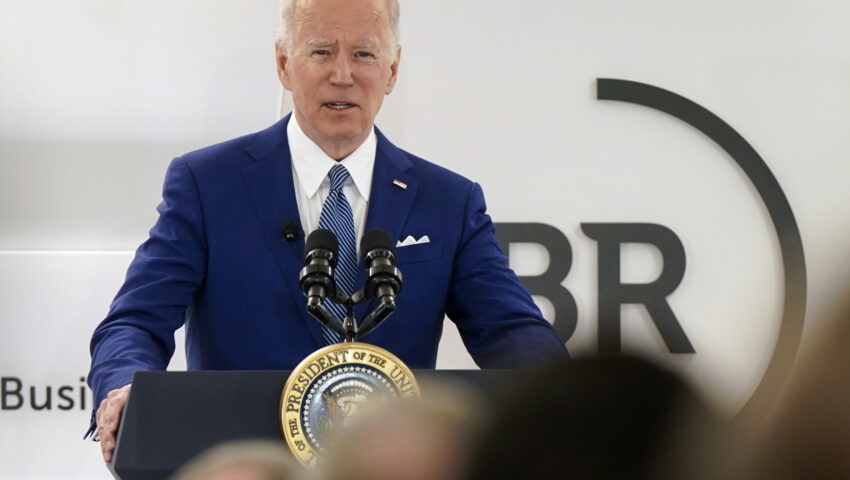 Biden chciał dozbroić Ukrainę już po aneksji Krymu. Na przeszkodzie stanęły Niemcy