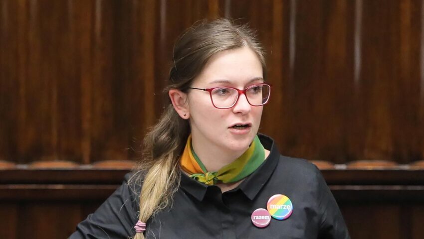 Kompromitacja posłanki Lewicy u Mazurka. “Nie odpowiem panu na to pytanie”
