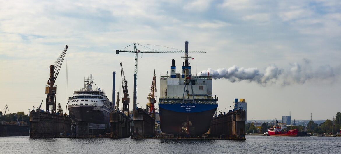 Minister klimatu: czekamy na 8 statków wiozących węgiel do Polski