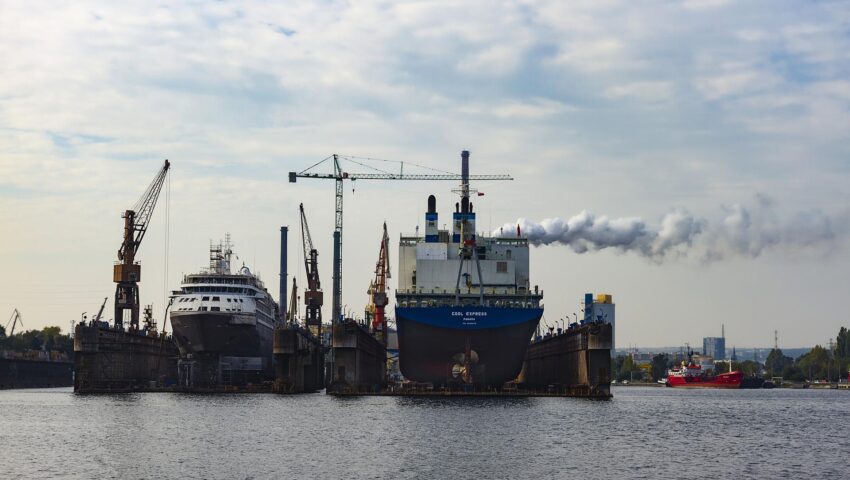 Minister klimatu: czekamy na 8 statków wiozących węgiel do Polski