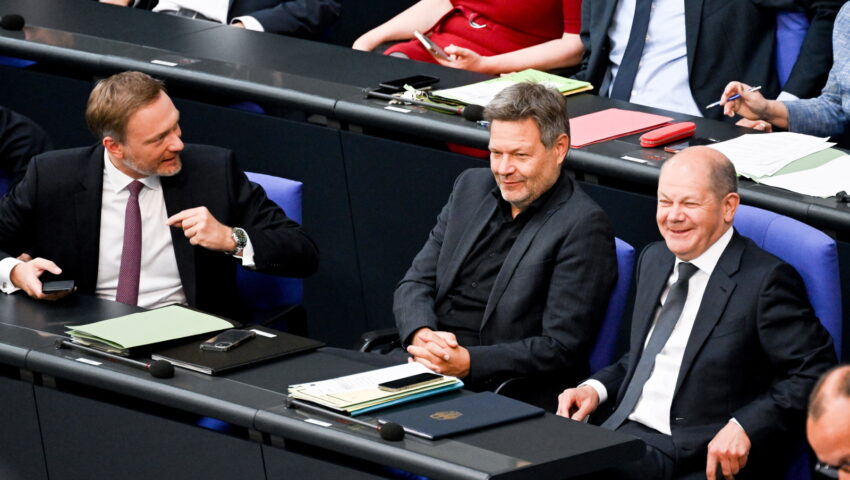 Rekordowa liczba prywatnych podróży odrzutowcami w Niemczech. Bundestag nieśmiało przypomina o “szkodach dla zdrowia, klimatu i środowiska”