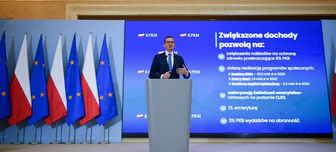 Premier i minister finansów przedstawili nowy budżet. Wielkie pieniądze na obronność i zdrowie