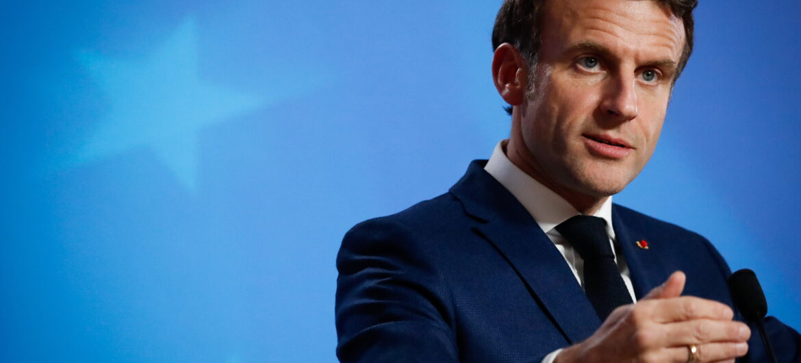 Francja zakazała lotów samolotem! Macron pochwalił się na Twitterze nowym prawem
