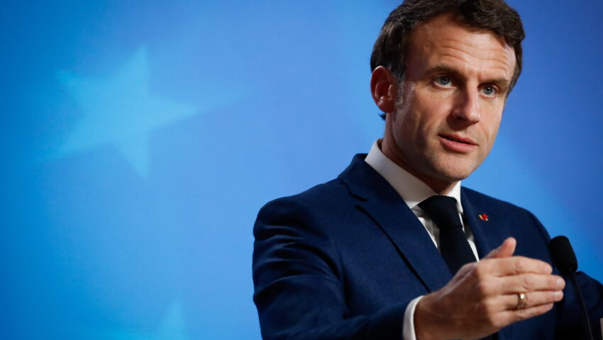 Francja zakazała lotów samolotem! Macron pochwalił się na Twitterze nowym prawem