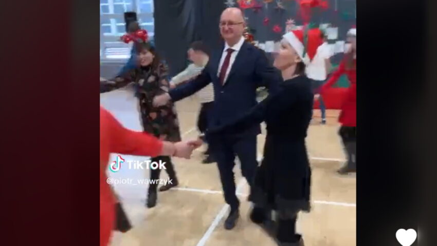 Minister tańczy z niepełnosprawnymi dziećmi. Dla tabloidu to powód do kpin?