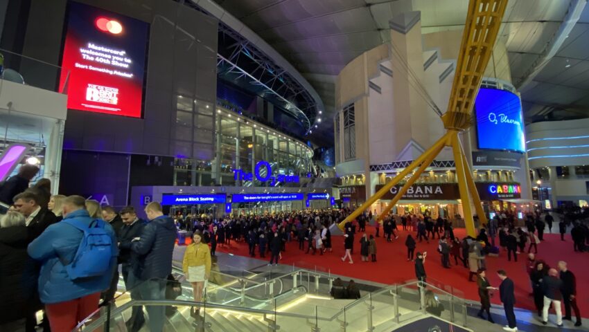 Organizatorzy Brit Awards stwierdzili, że nagrody będą neutralne płciowo. A potem nominowali samych mężczyzn