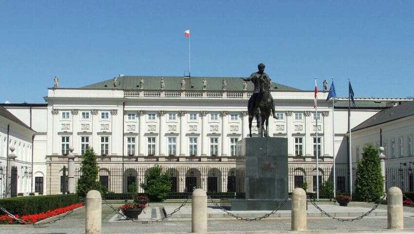 Najnowszy sondaż przed wyborami. Kto na czele?