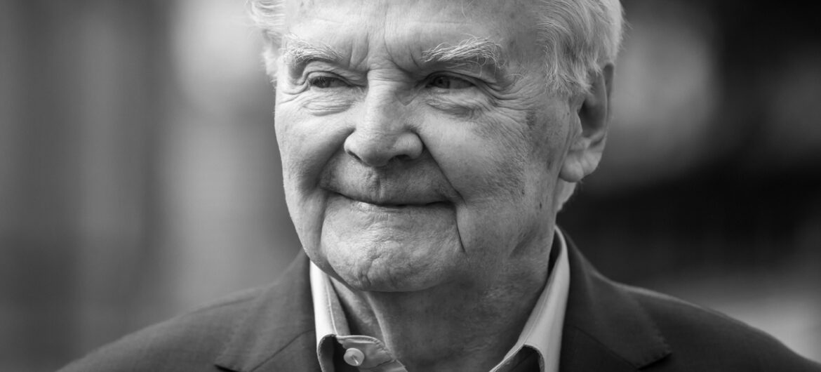 Zmarł Leonard Pietraszak. Miliony telewidzów zapamiętało jego kreacje w “Czarnych chmurach” i w “Czterdziestolatku”