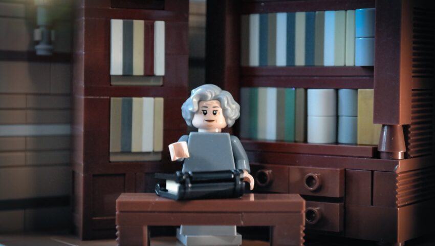 Polska poetka nową bohaterką klocków LEGO. Jak Wam się podoba?