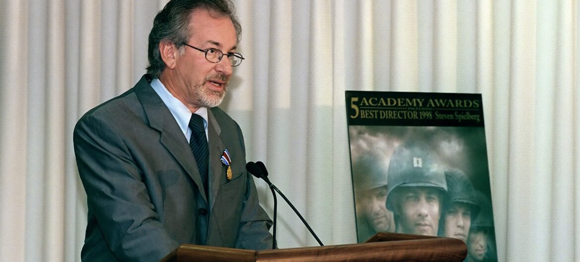 Steven Spielberg twierdzi, że rząd USA ukrywa prawdę o UFO