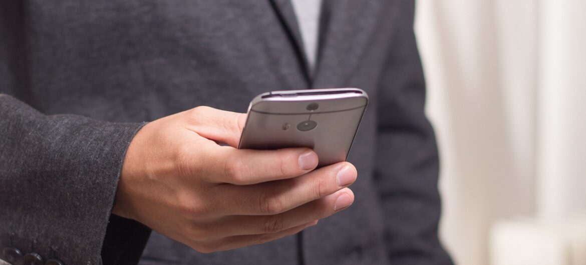 Telefon urzędnika wpadł do zalewu. Kazał wypompować miliony litrów wody