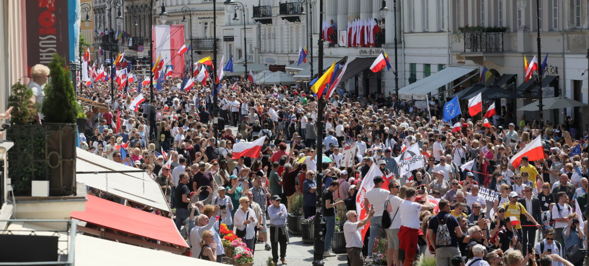 Potężne wsparcie dla Tuska od przyjaciół Niemców. Ile zagranicznych pieniędzy zainwestowano w PO?