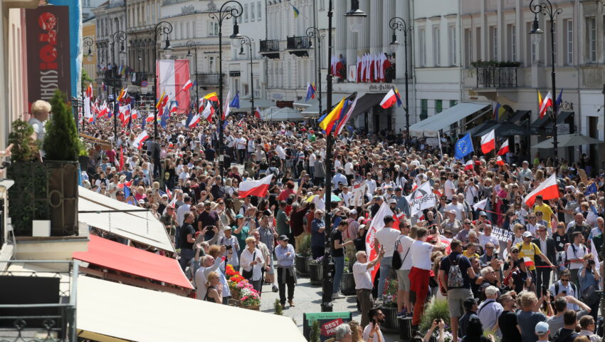 Potężne wsparcie dla Tuska od przyjaciół Niemców. Ile zagranicznych pieniędzy zainwestowano w PO?