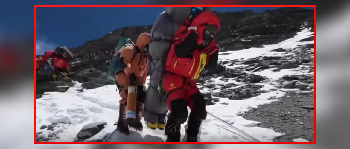 Wisiał na linie na Mount Everest. Himalaista znosił go na plecach przez 6 godzin