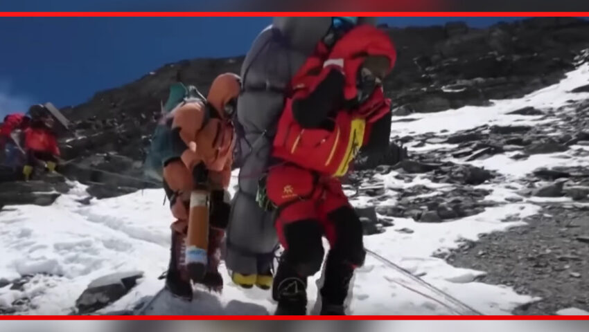 Wisiał na linie na Mount Everest. Himalaista znosił go na plecach przez 6 godzin