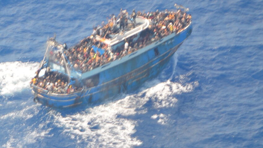 Katastrofa łodzi z nielegalnymi imigrantami. Setki osób mogły stracić życie