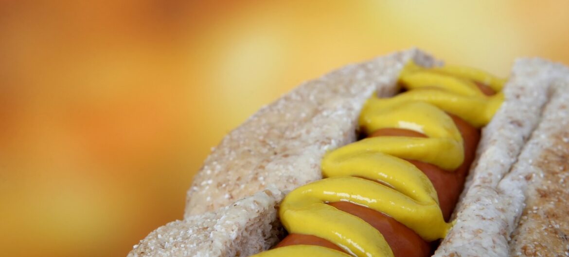 Hot dog z niespodzianką. Policja aresztowała kucharza