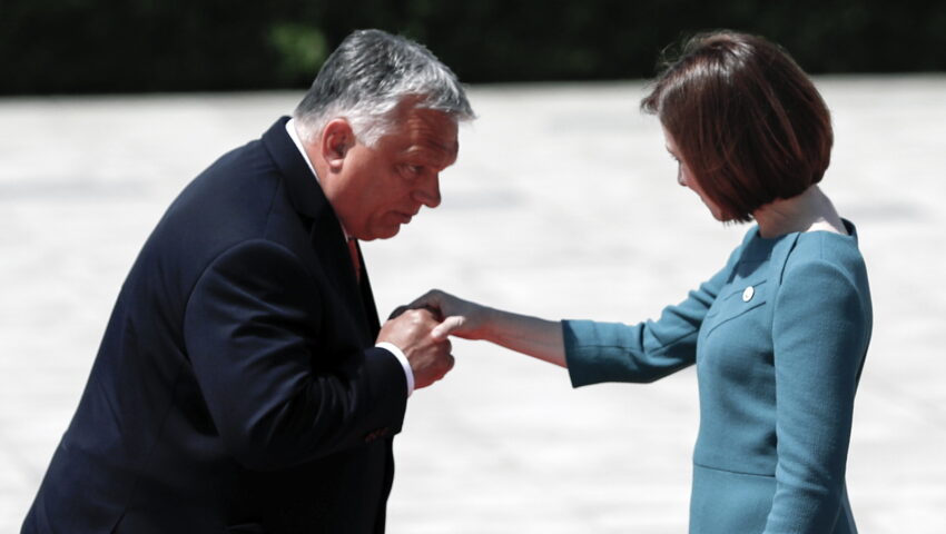 Orban chciał pocałować prezydent Mołdawii. Nagranie wpadki trafiło do sieci