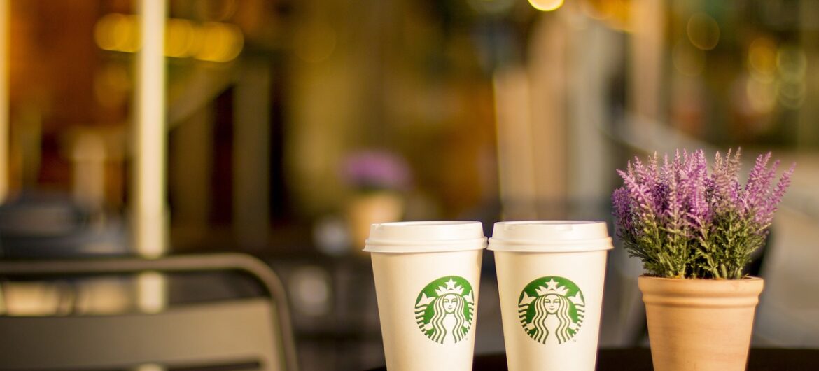 Sąd uznał, że pracownica Starbucksa padła ofiarą rasizmu. Dostanie milionowe odszkodowanie