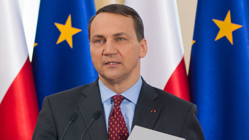 Polacy domagają się wydalenia ambasadora Rosji. Co na to minister Sikorski?
