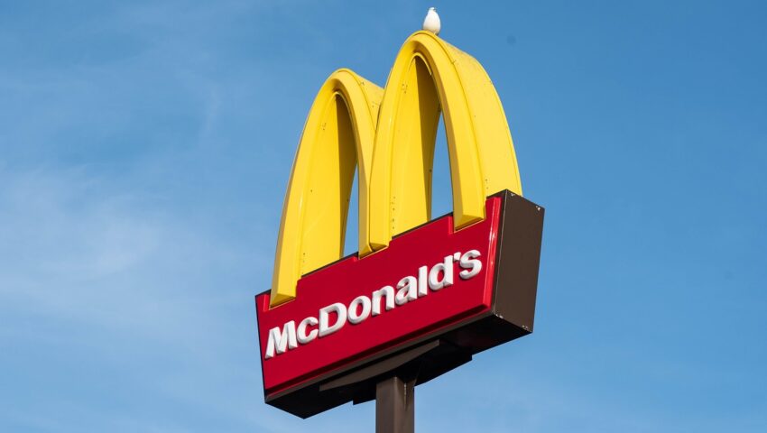 McDonald’s wprowadza weselne menu. Na stołach cheeseburgery i nuggetsy