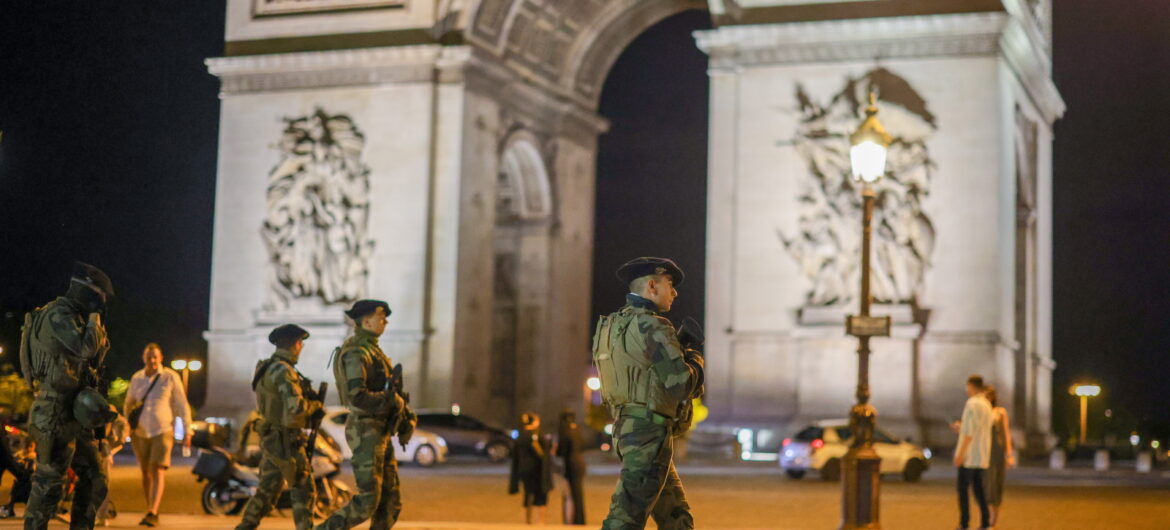 Zamieszki we Francji. Babcia nastolatka, którego zastrzeliła policja, wzywa do spokoju