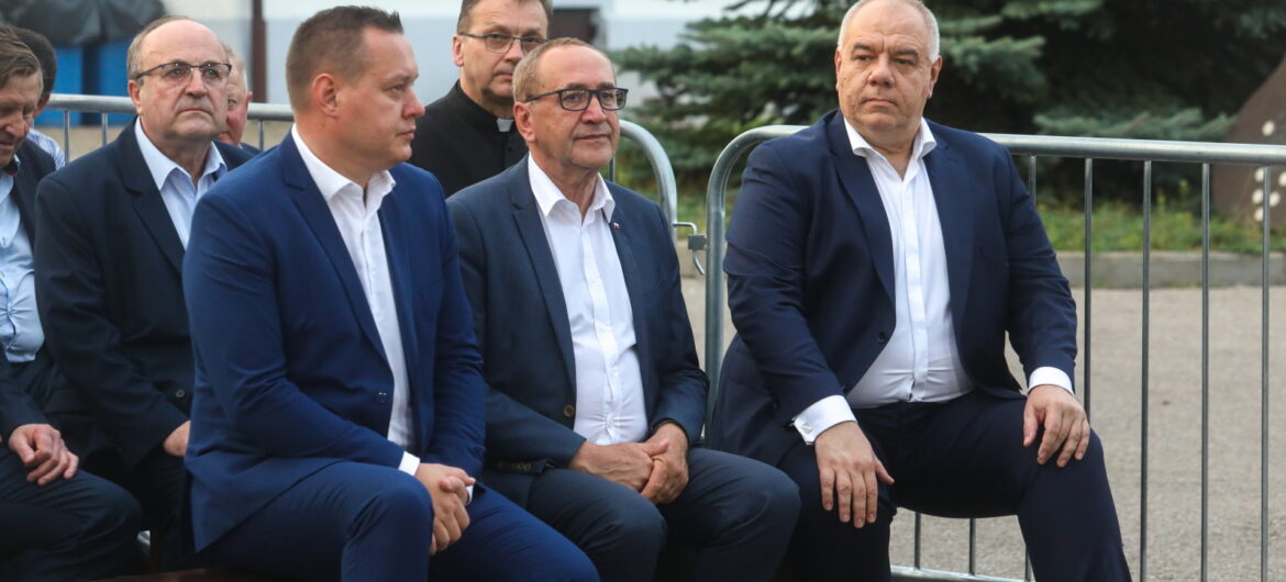 Sasin: opozycja chce sprzedać polski majątek