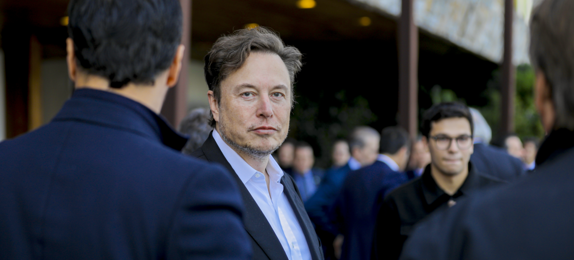 Rosyjskie siły używają na Ukrainie terminali Starlink. Ich operatorem jest firma SpaceX, należąca do miliardera Elona Muska