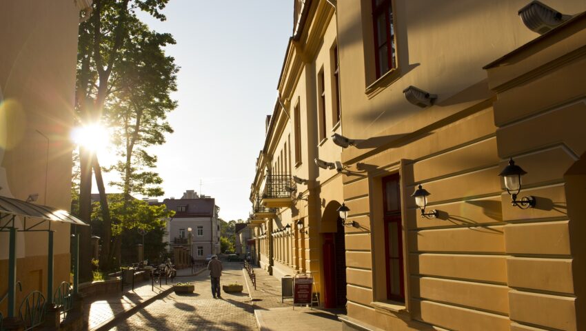 Kolejna prowokacja Białorusi. W Grodnie usunięto banery poświęcone polskiej pisarce