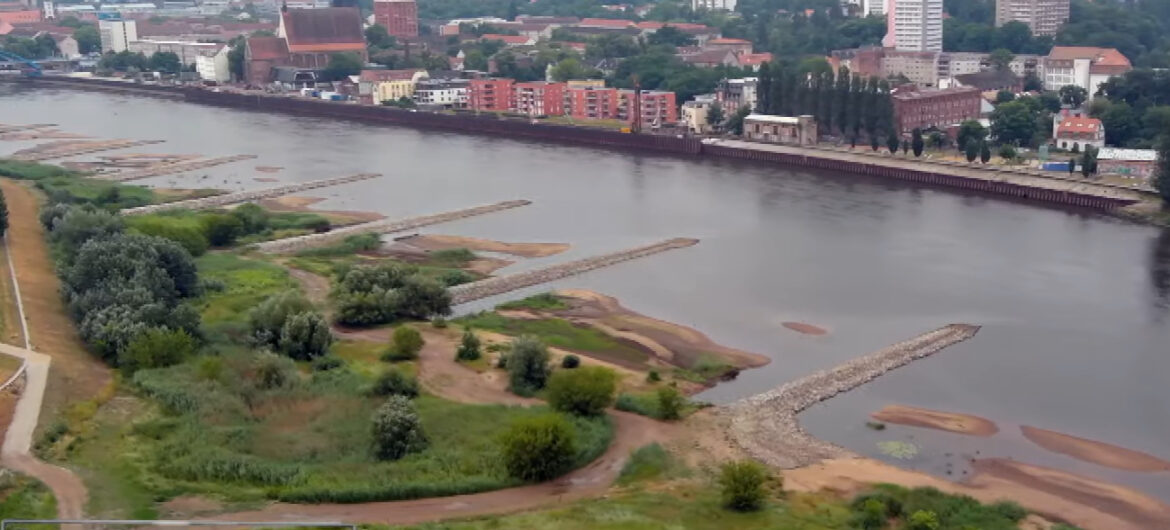 Kto i dlaczego uderza w strategiczne inwestycje polskiego rządu? Eurodeputowany, Rosjanin z niemieckim paszportem, próbuje torpedować polskie projekty