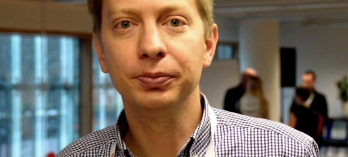 Bilewicz wie, dlaczego rząd ewakuuje Polaków. Wykrył spisek