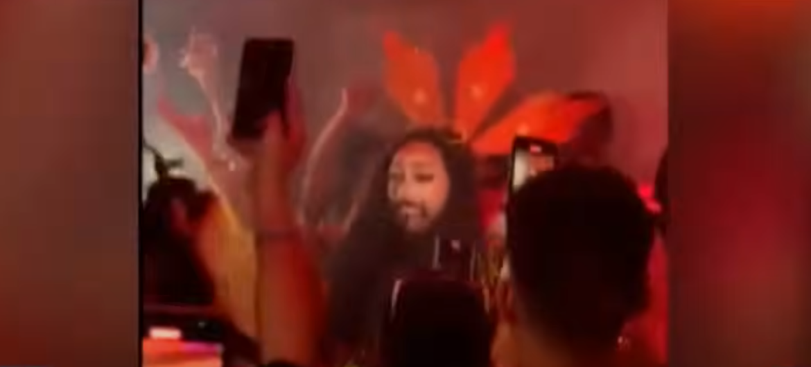 Drag queen przebrał się za Jezusa. Został aresztowany