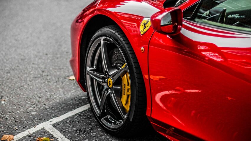 Śmiertelne zderzenie Ferrari z Lamborghini. Opublikowano nagranie z wypadku