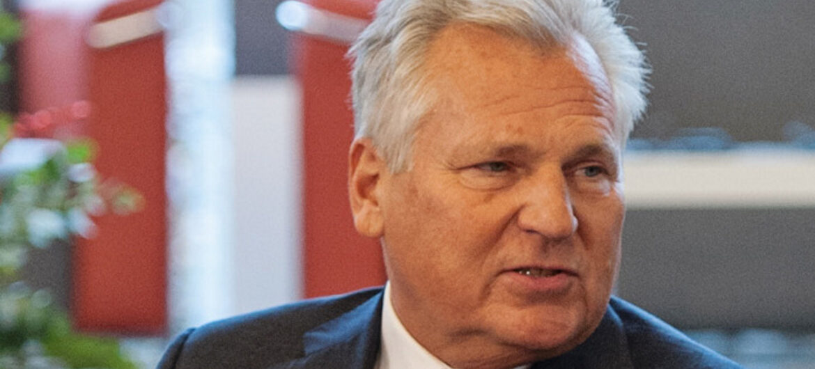 Kwaśniewski wspomina radę, którą dał L. Kaczyńskiemu: “Nie można tego spier…”