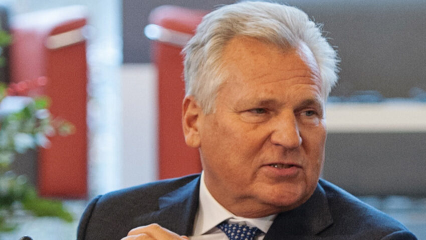 Kwaśniewski wspomina radę, którą dał L. Kaczyńskiemu: “Nie można tego spier…”