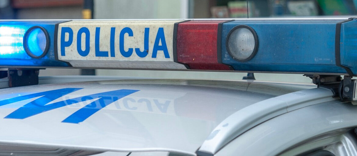 Pijana kobieta wiozła dwójkę dzieci. Zatrzymali ją przechodnie