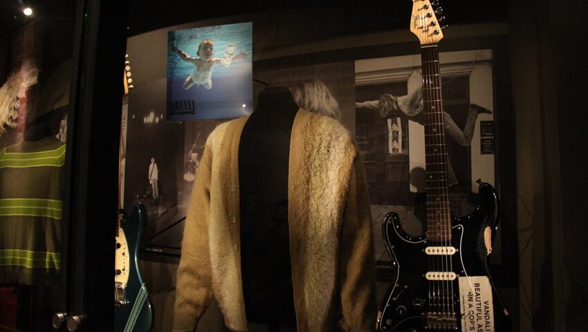 Sprzedano gitarę Kurta Cobaina. Kwota szokuje