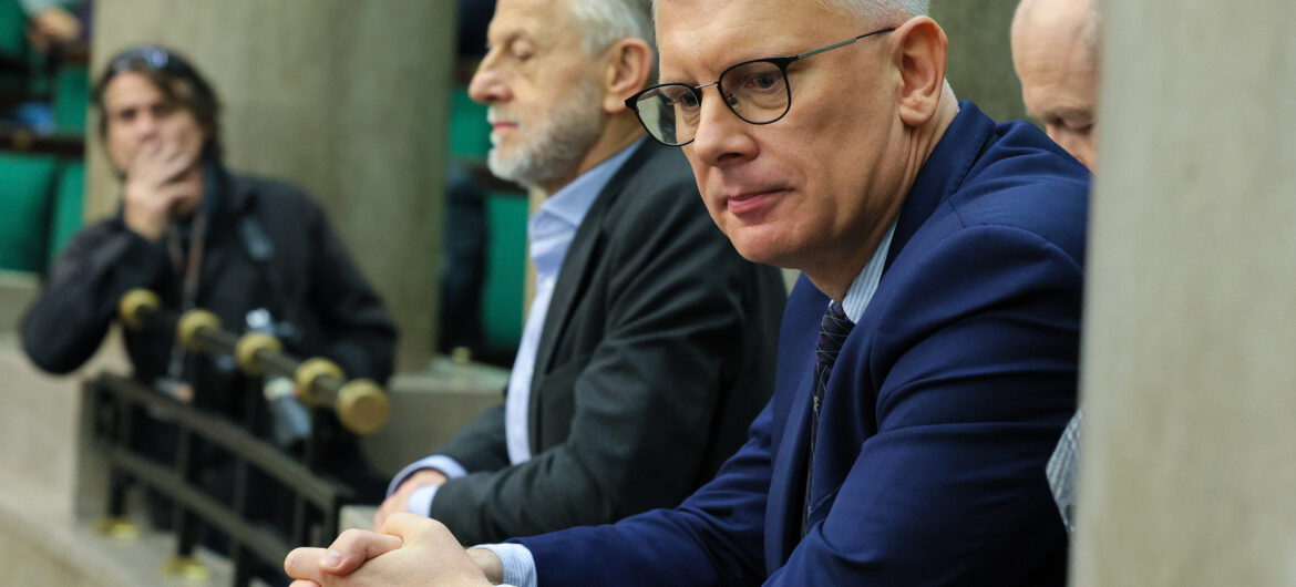Porażające oświadczenie w mediach społecznościowych. Funkcjonariusze służb w domu Sławomira Cenckiewicza!