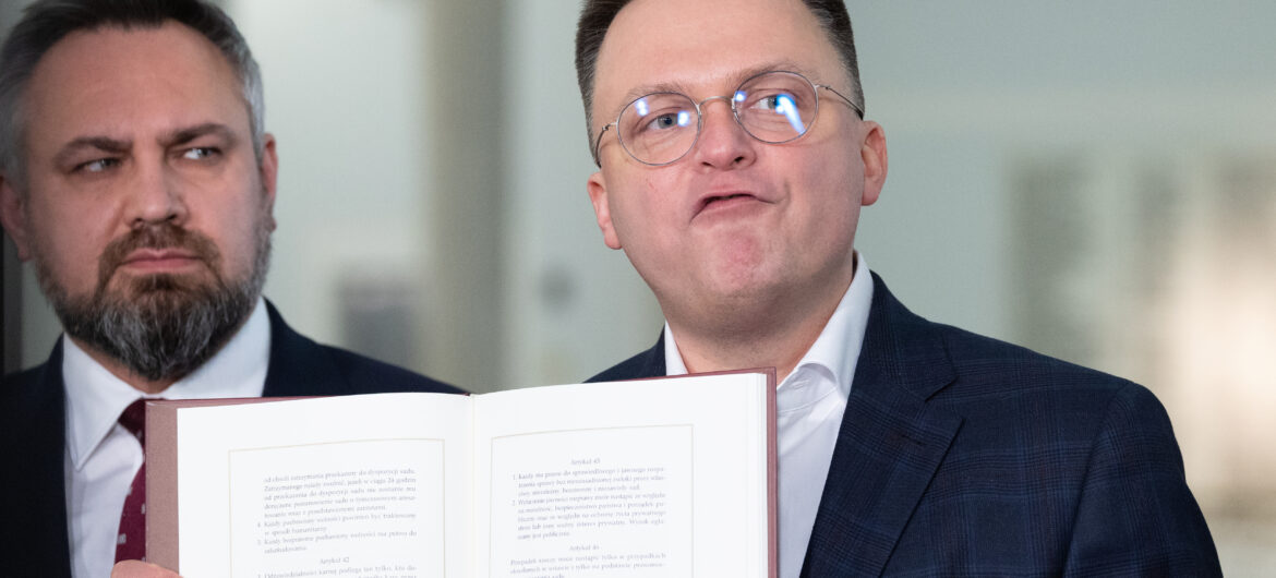 Maski opadły. Hołownia o związkach partnerskich: prawdopodobnie zagłosuję “za”