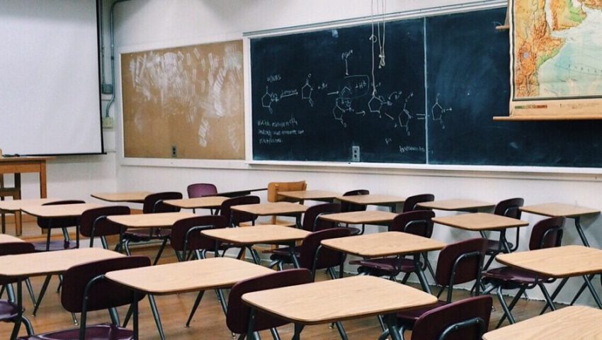 Uczniowie grozili nauczycielce pistoletem. Do szkoły wysłano antyterrorystów